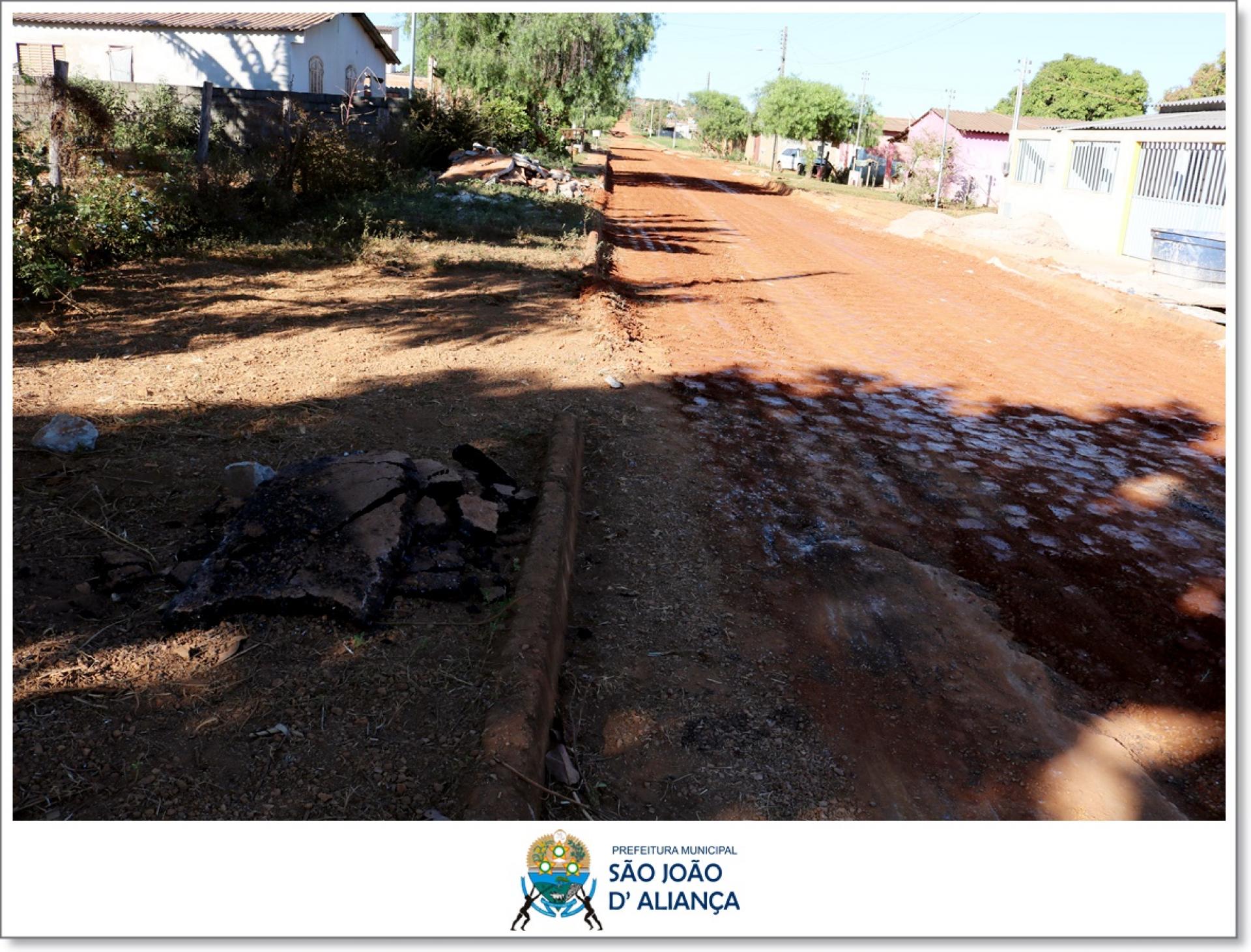 OBRAS DE RECONSTRUÇÃO DE PAVIMENTAÇÃO ASFÁLTICA NO BAIRRO BOA ESPERANÇA